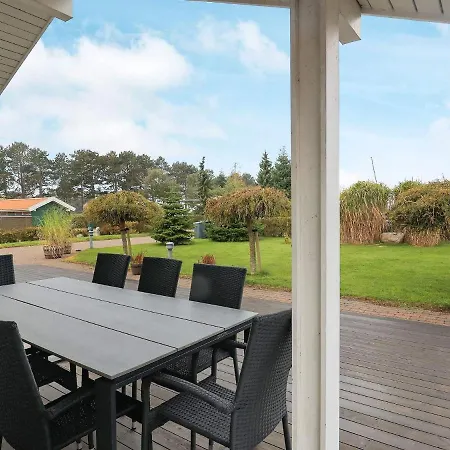 Holiday home Three-bedroom Holiday In 7