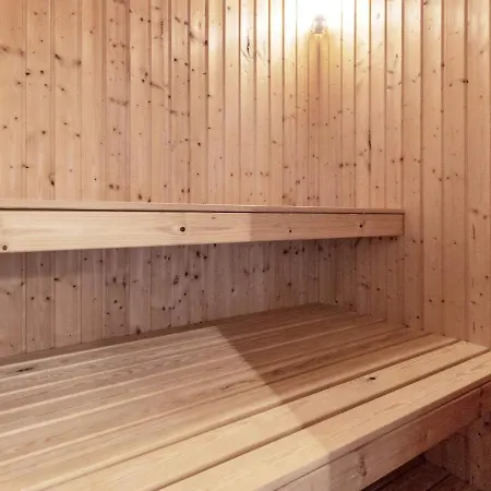 Three-bedroom Holiday In 7 * אוטרופ
